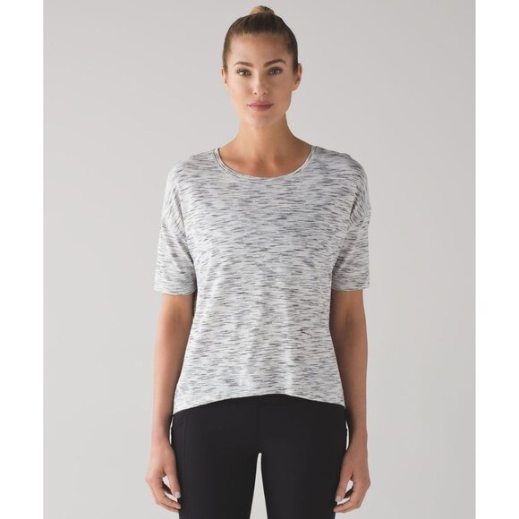 Lululemon Athletica Space Dye Gray Run It Out Tee Size 6 - 25051 - Picture 2 of 10